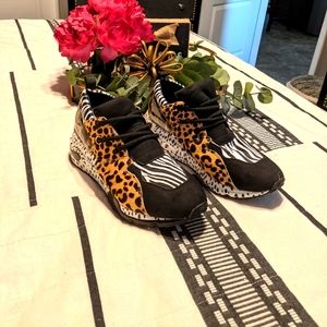 Very trendy pair of tennis shoes